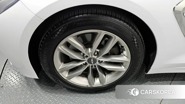 Genesis G70 id 4294960 из Кореи 15