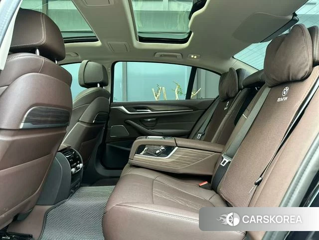 BMW 5 series 2023 Черный из Китая, фото 5