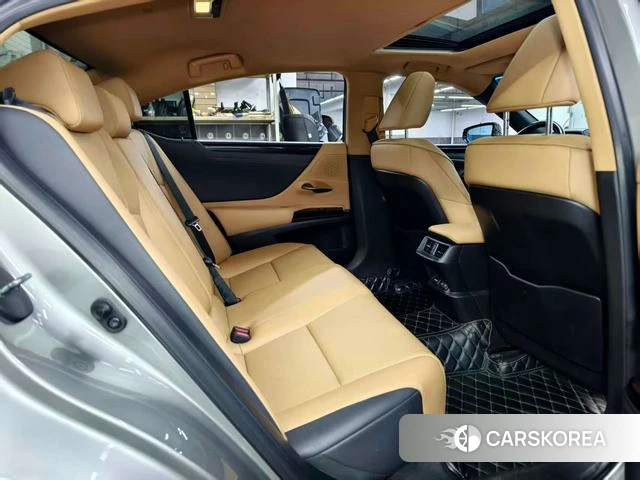 Lexus ES id 4321290 из Китая 17