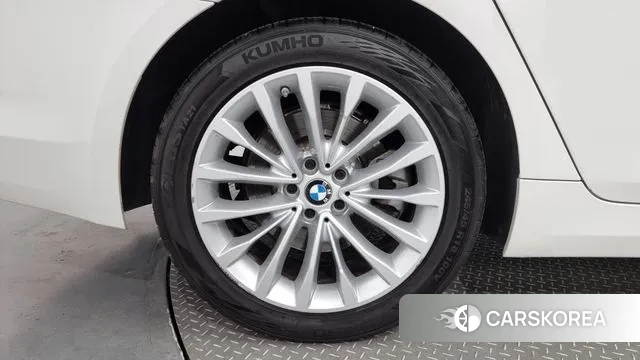 BMW 5 Series (G30) id 3128903 из Кореи 15