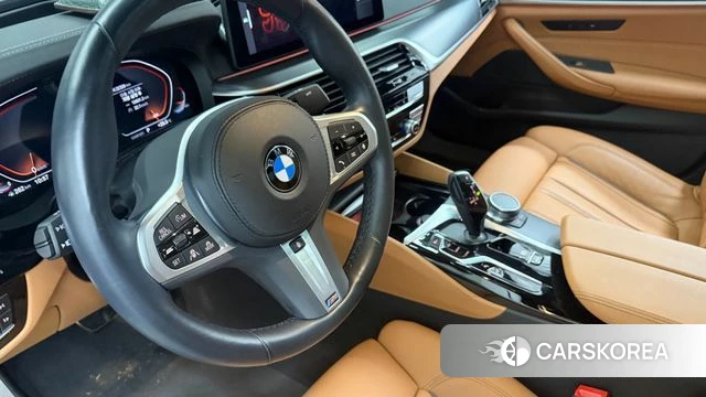 BMW 5 Series (G30) 2023 Черный из Кореи, фото 5