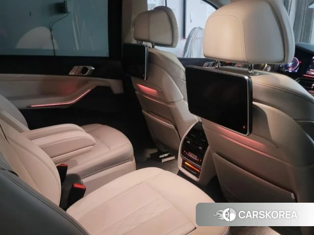 BMW X7 (G07) 2022 Песочный из Кореи, фото 5