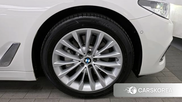 BMW 5 Series (G30) id 3844866 из Кореи 15