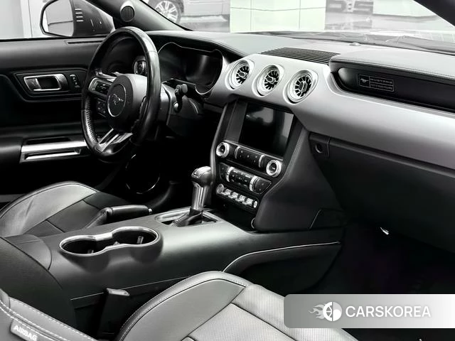 Ford Mustang 2021 Темно-серый из Китая, фото 5