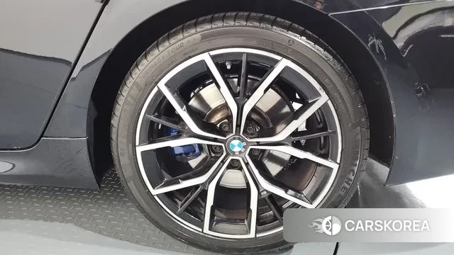 BMW 5 Series (G30) id 3355721 из Кореи 15