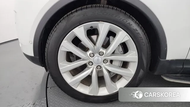 Land Rover Discovery 5 id 3438184 из Кореи 15