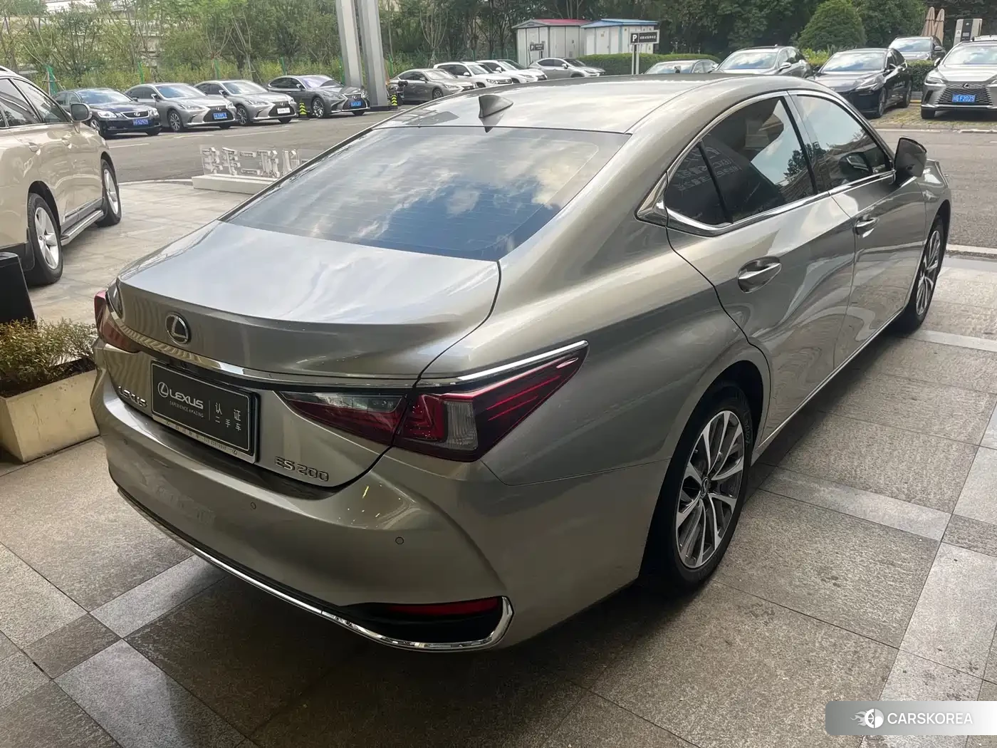 Lexus ES id 4559756 из Китая 11