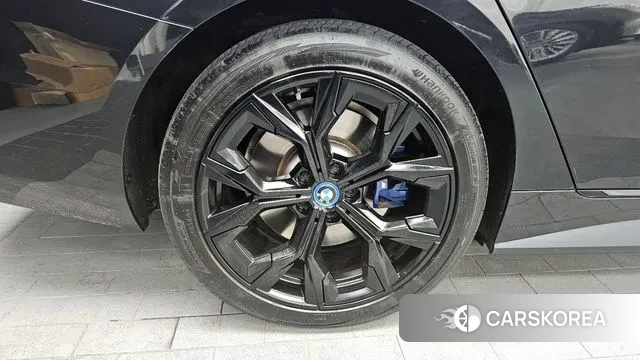 BMW i4 id 3497358 из Кореи 15