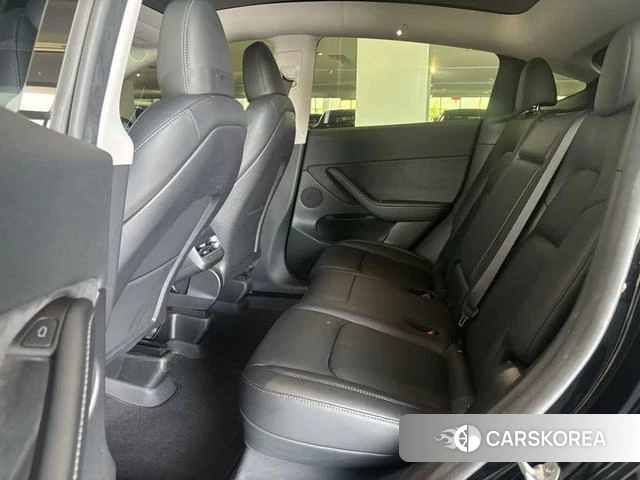 Tesla Model Y 2023 Черный из Китая, фото 5
