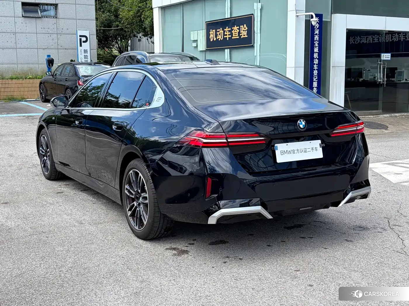 BMW 5 series 2025 Черный из Китая, фото 5