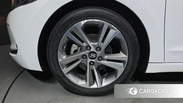 Hyundai Avante AD id 3845590 из Кореи 15