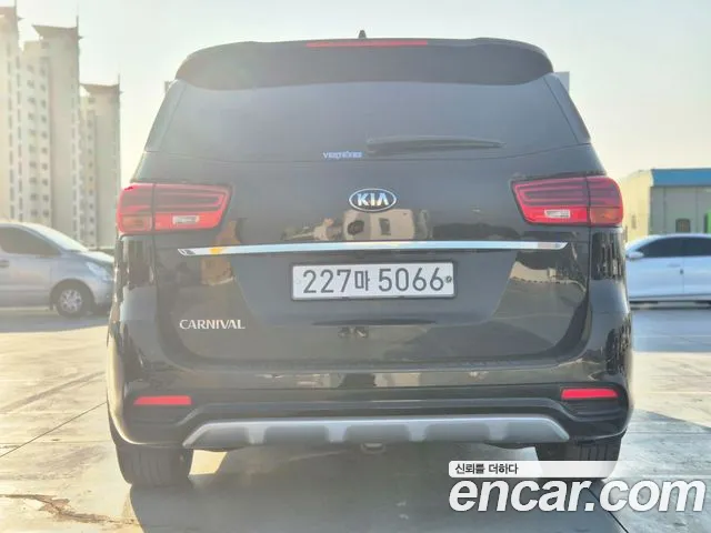 Kia The New Carnival id 2446936 из Кореи 15