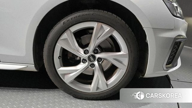 Audi A4 (B9) id 3799487 из Кореи 15