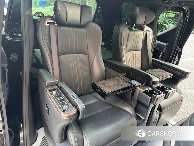 Toyota Elfa id 4272407 из Китая 9