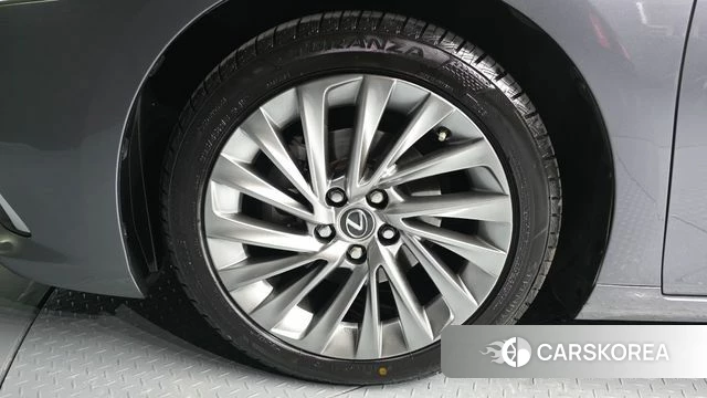 Lexus ES300h 7th generation id 4232964 из Кореи 15