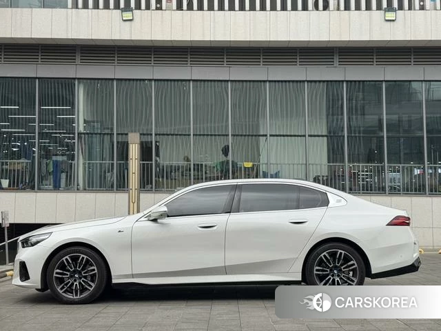 BMW 5 series id 4328476 из Китая 13