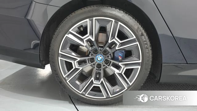BMW 5 Series (G60) id 4387993 из Кореи 30