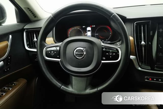 Volvo S90 PHEV id 4254373 из Китая 19