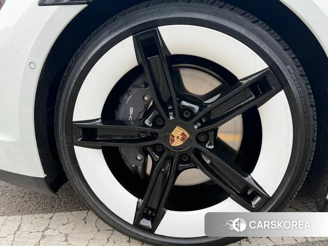 Porsche Taycan 2024 Белый из Кореи, фото 6