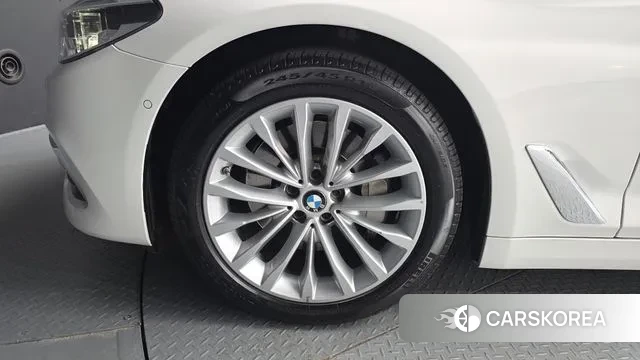 BMW 5 Series (G30) id 3479844 из Кореи 15