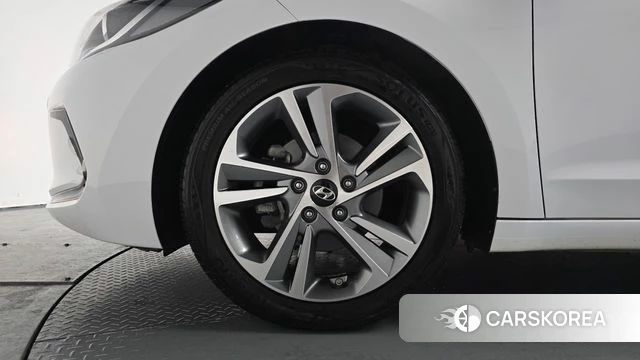 Hyundai Avante AD id 3834911 из Кореи 15