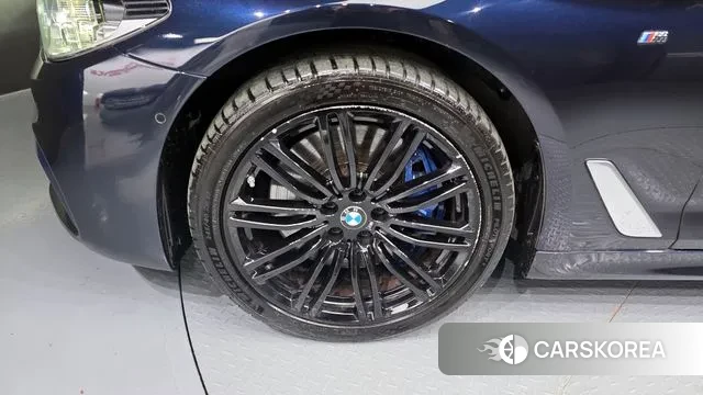 BMW 5 Series (G30) id 3202918 из Кореи 15