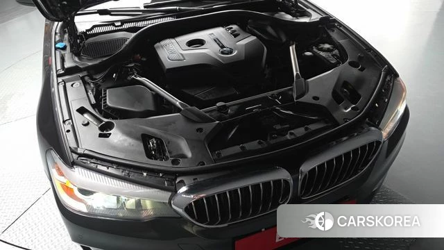 BMW 5 Series (G30) id 4490663 из Кореи 30