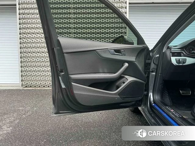 Audi A4L id 4333515 из Китая 10