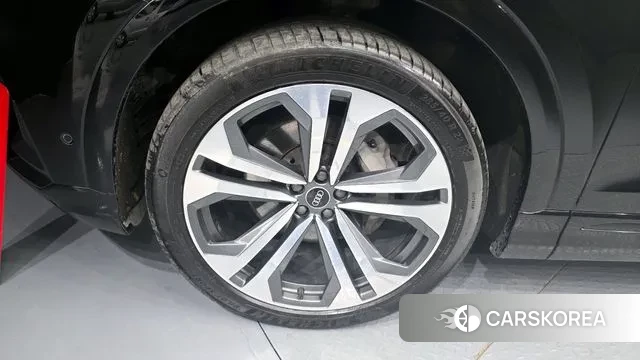 Audi Q8 (4M) id 3472533 из Кореи 15