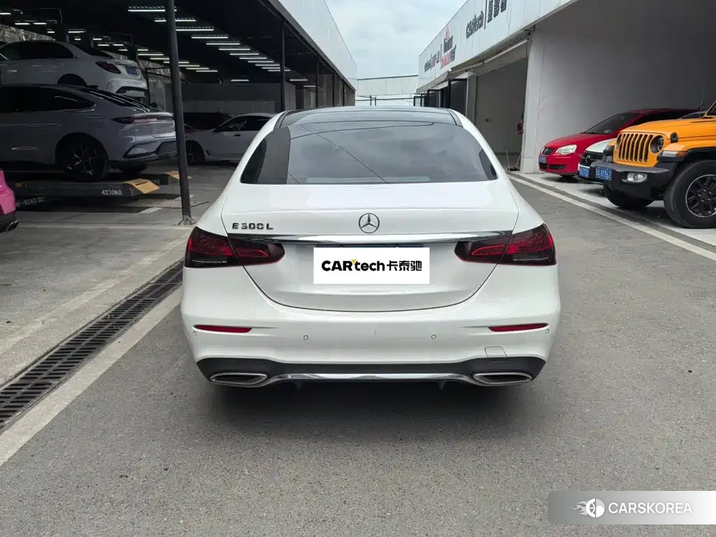 Mercedes-Benz E-Class 2023 Белый из Китая, фото 5