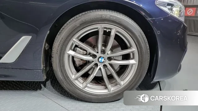 BMW 5 Series (G30) id 2886083 из Кореи 15