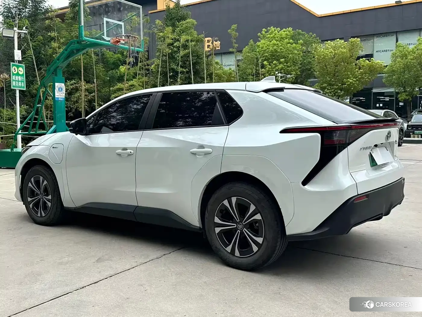 Toyota bZ4X id 4680613 из Китая 14