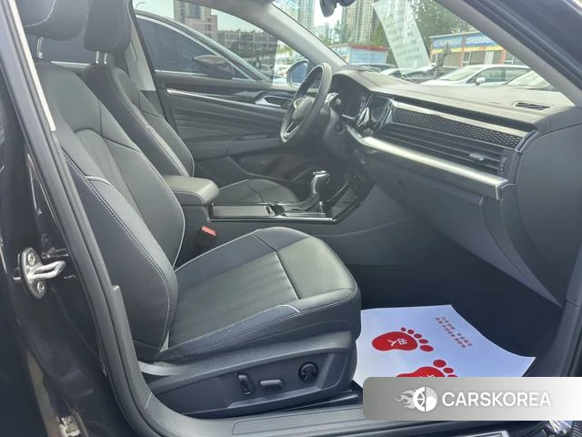 Volkswagen Passat 2022 Черный из Китая, фото 5