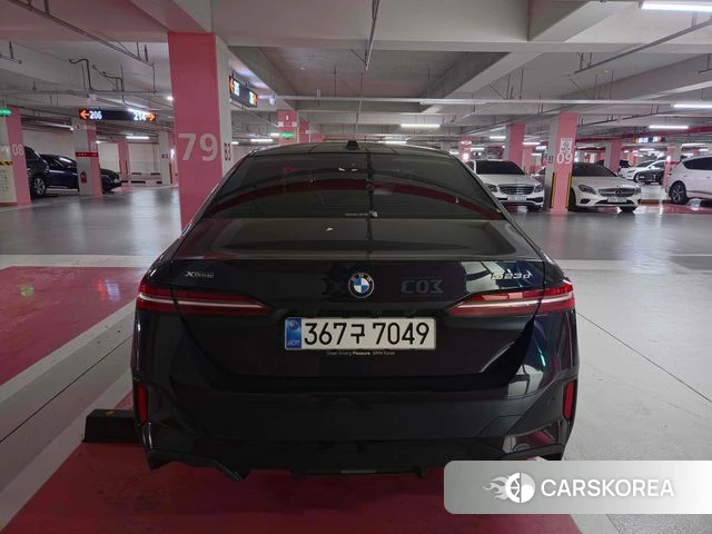 BMW 5 Series (G60) 2026 Черный из Кореи, фото 5