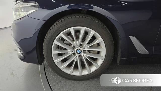 BMW 5 Series (G30) id 3833990 из Кореи 15