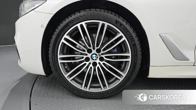 BMW 5 Series (G30) id 3845478 из Кореи 15