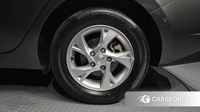 Hyundai Avante (CN7) id 3771580 из Кореи 15