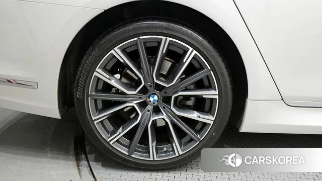 BMW 7 Series (G11) id 4284121 из Кореи 25
