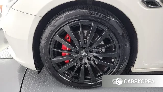 Maserati Quattroporte id 3239055 из Кореи 15