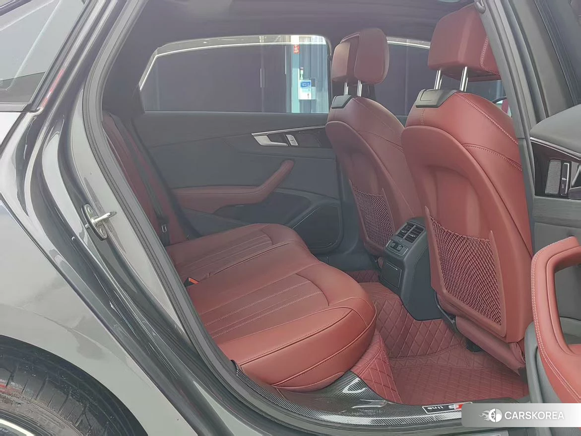 Audi A4L id 4455745 из Китая 13