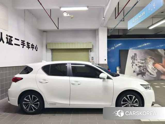 Lexus CT id 4220076 из Китая 16