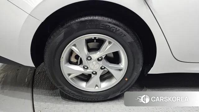 Hyundai Avante (CN7) id 3787790 из Кореи 15