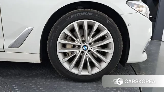 BMW 5 Series (G30) id 3248884 из Кореи 15