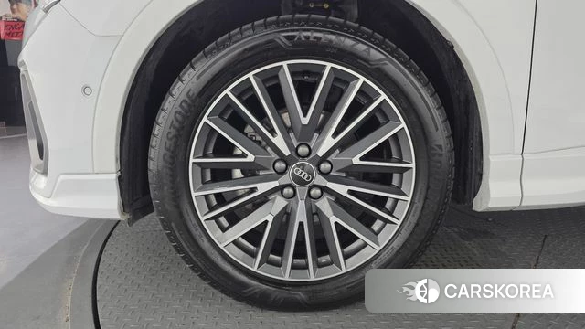 Audi Q3 (F3) id 4618576 из Кореи 25