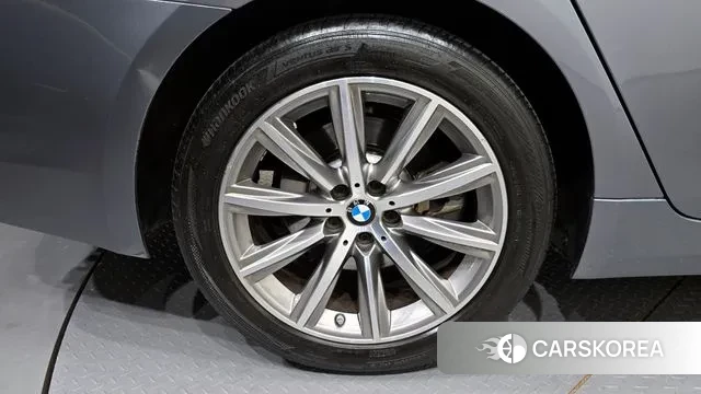 BMW 5 Series (G30) id 3403064 из Кореи 15