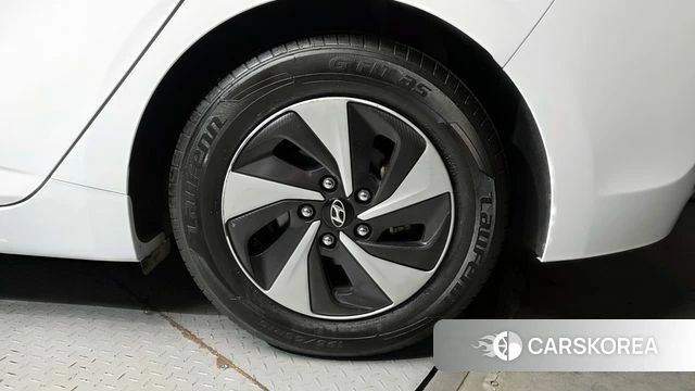 Hyundai Ionic Hybrid id 3880077 из Кореи 15