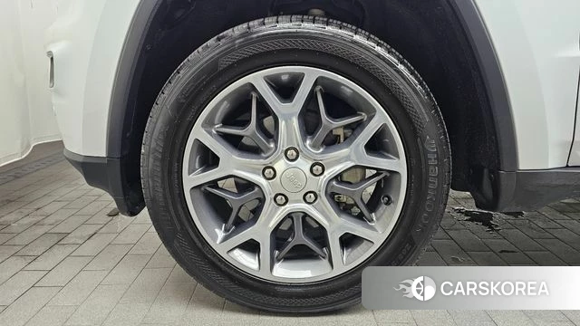 Jeep Grand Cherokee id 4717512 из Кореи 25