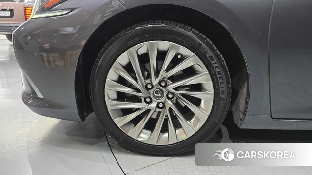 Lexus ES300h 7th generation id 4898333 из Кореи 34