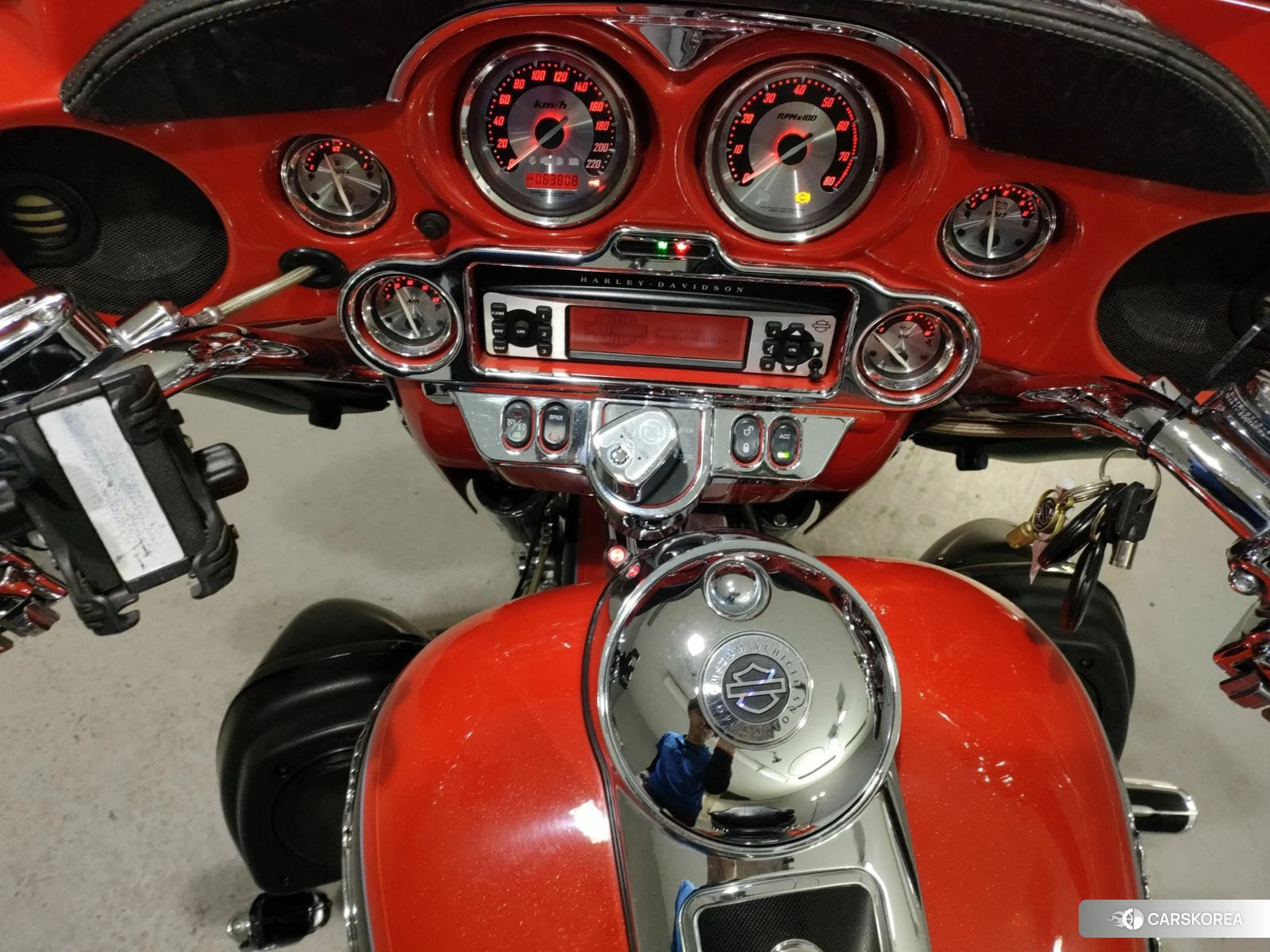 Проданный Harley-Davidson Electra Glide FLHTCUSE1800 CVO 2010 из Японии, фото 3