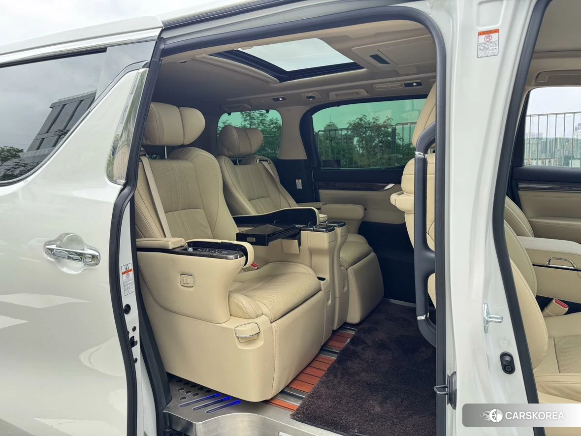 Toyota Alphard id 4461280 из Китая 20
